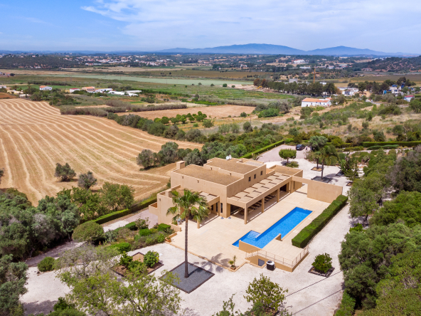 5-bedroom-villa-for-sale-in-São-Gonçalo-de-Lagos-aerial-view