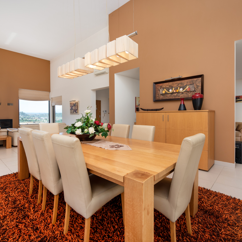 villa-for-sale-in-São-Gonçalo-de-Lagos-dining-room