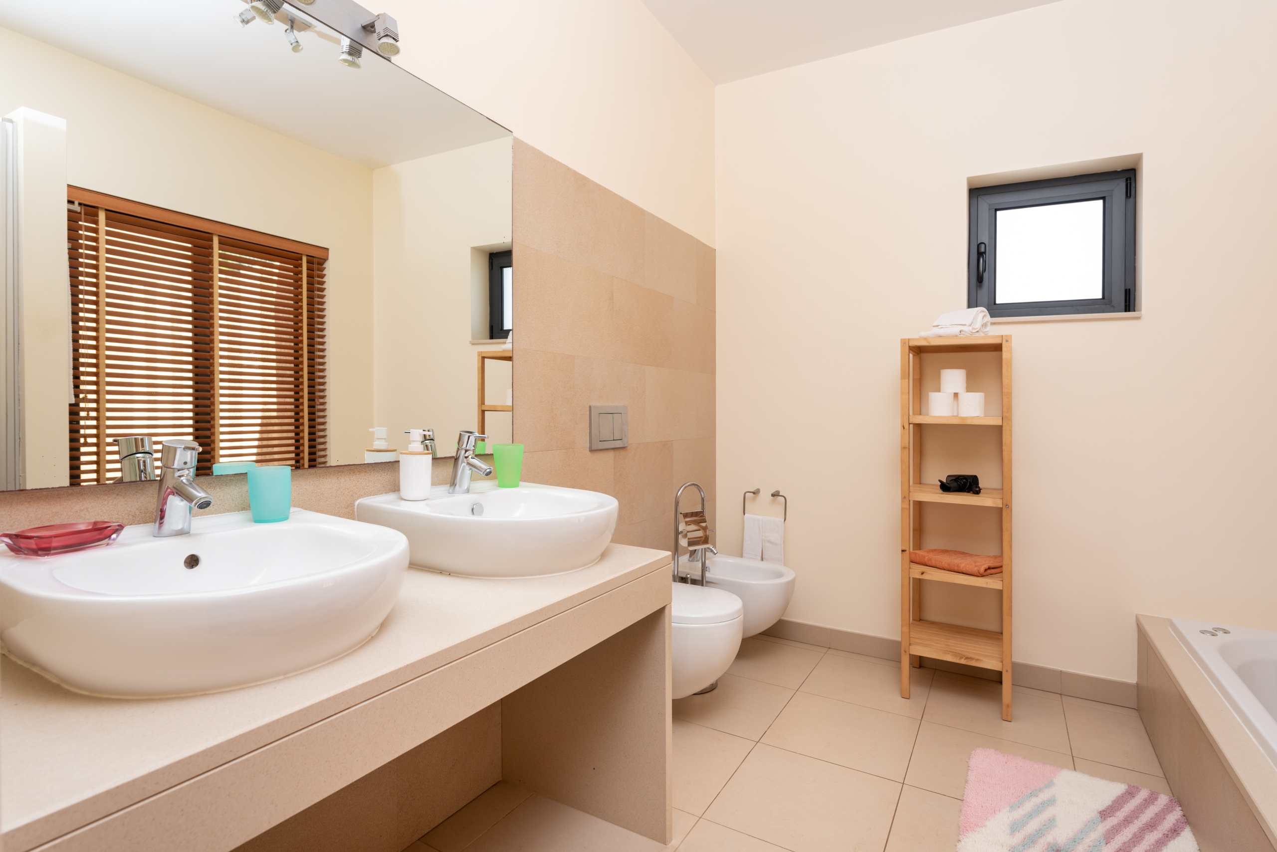 villa-for-sale-in-São-Gonçalo-de-Lagos-bathroom-1