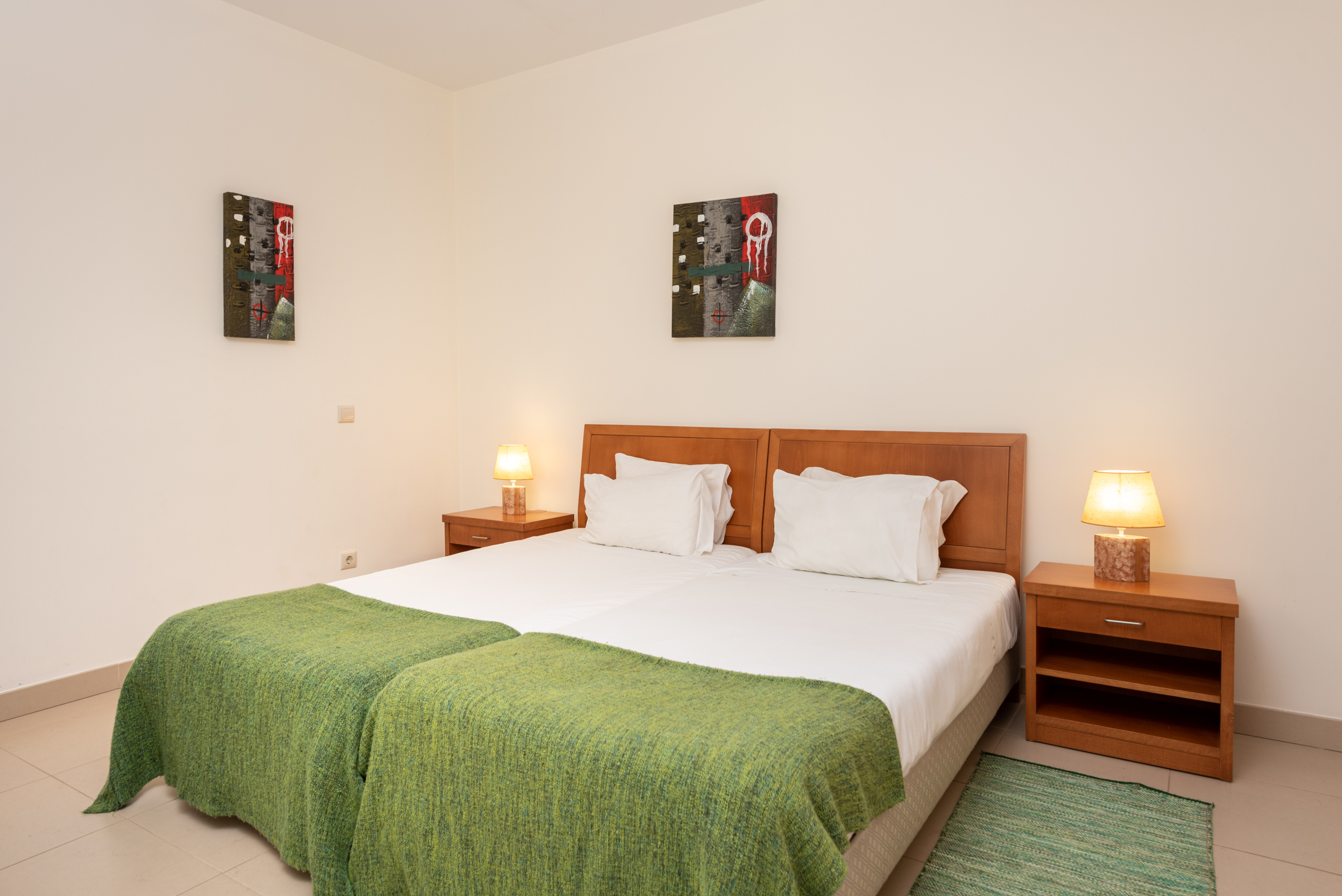 villa-for-sale-in-São-Gonçalo-de-Lagos-bedroom-2