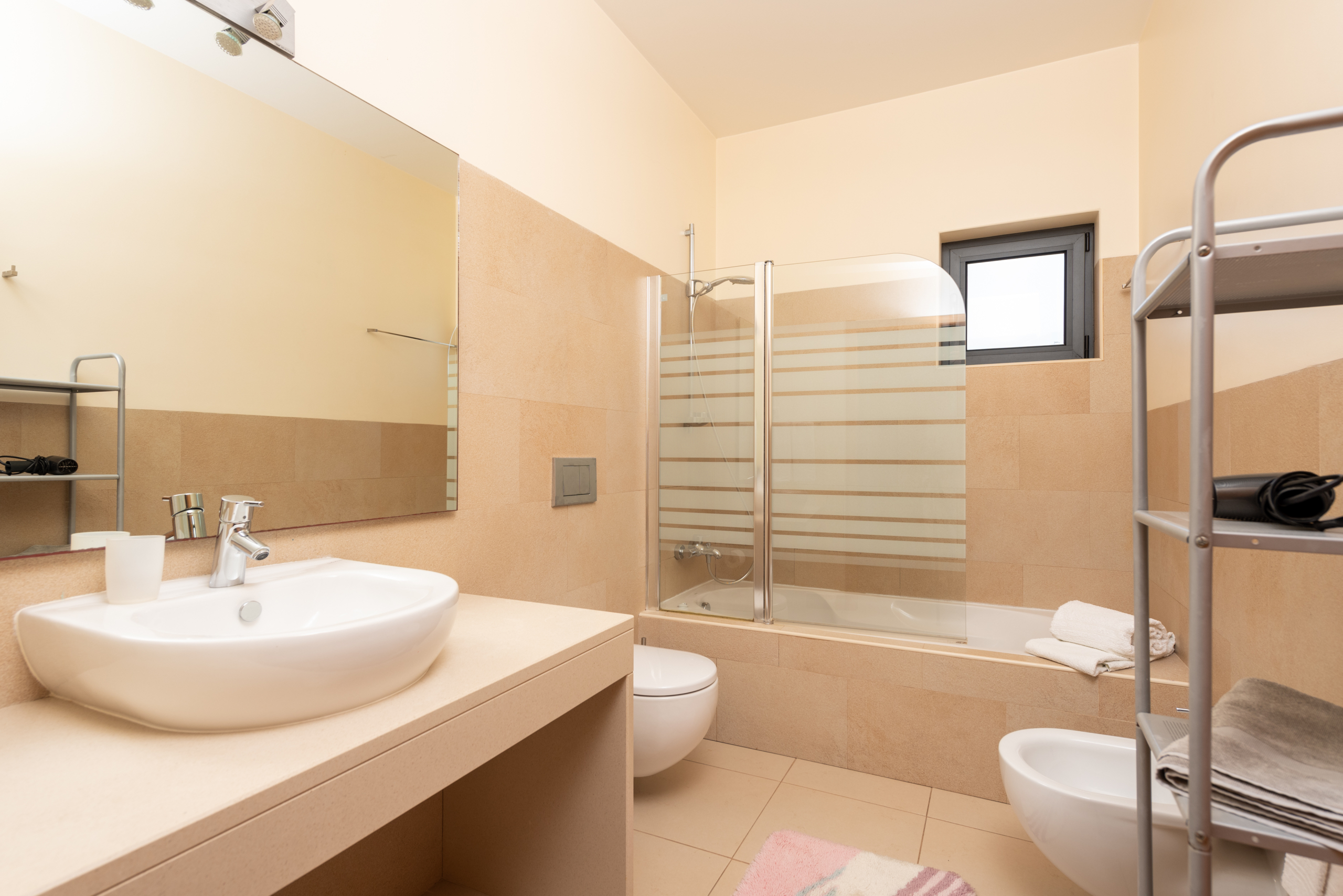 villa-for-sale-in-São-Gonçalo-de-Lagos-bathroom