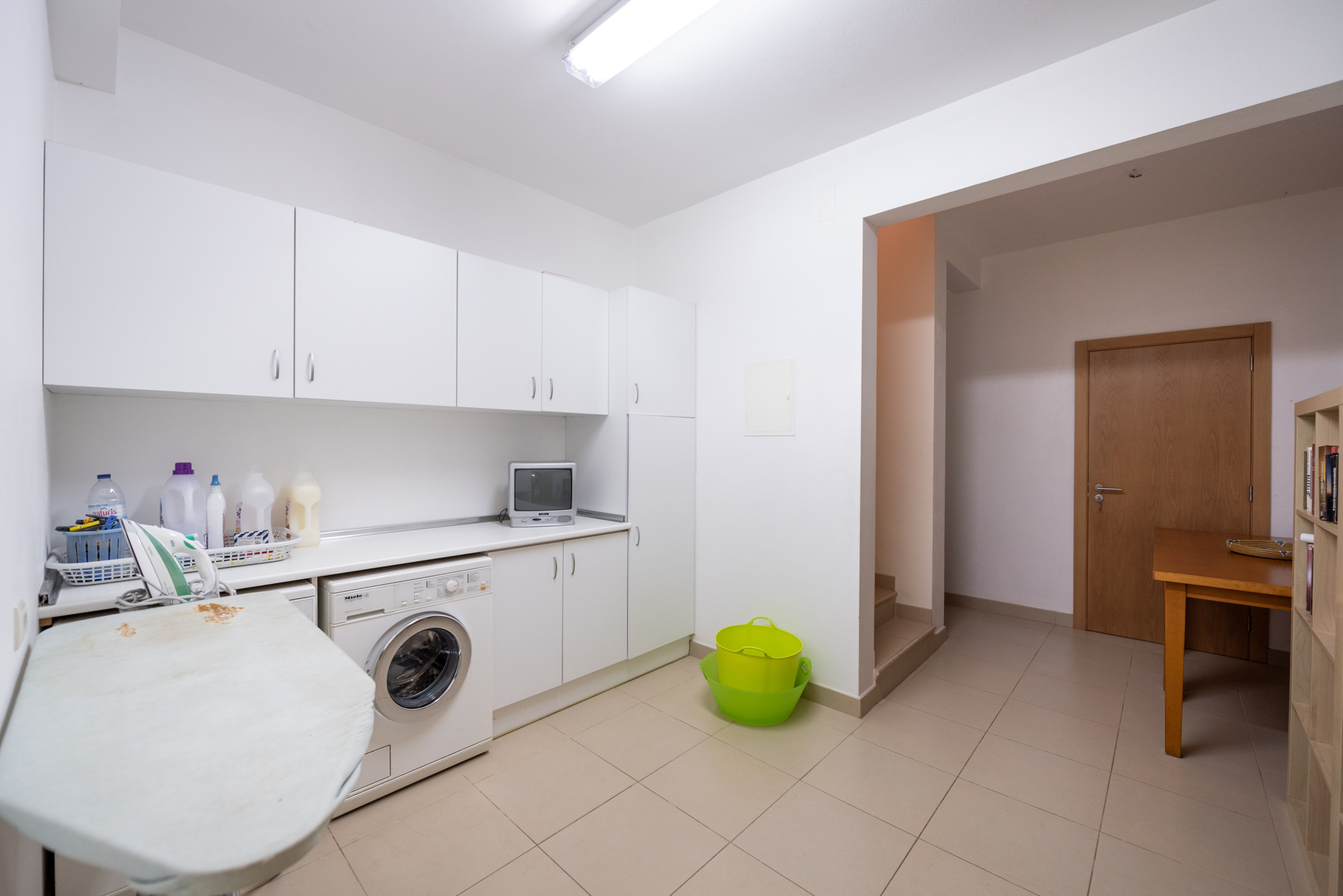 5-bedroom-villa-for-sale-in-São-Gonçalo-de-Lagos-laundry-zone